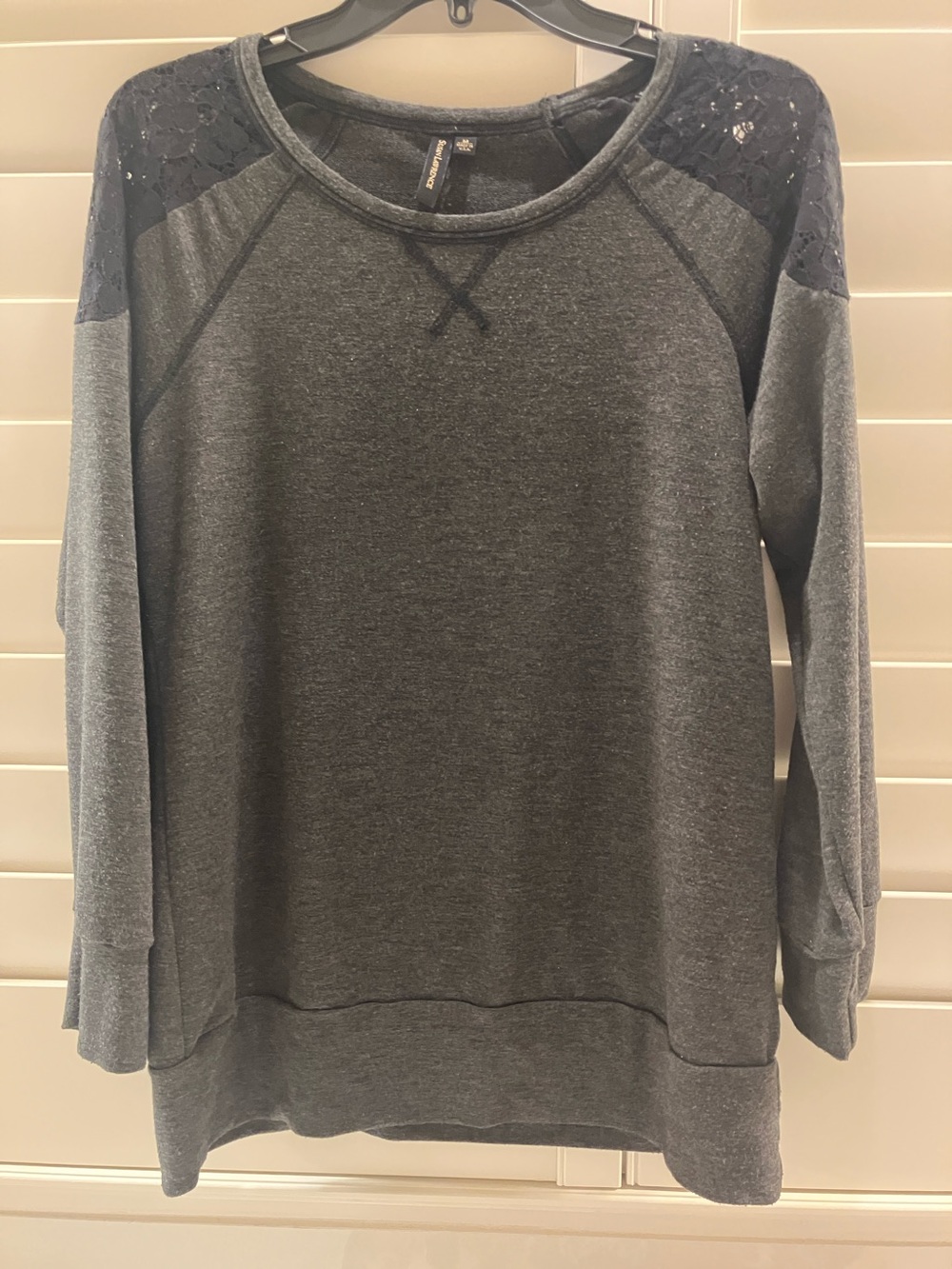 Susan Lawrence Women's Gray Lace-Shoulder Pullover Sweatshirt